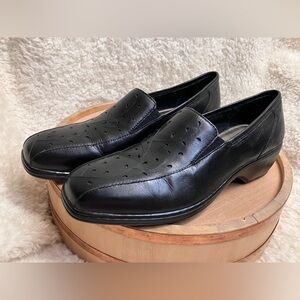 Aravon by New Balance Floral Cutout Leather Loafers Size 10B